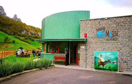 Cheese factory Maín outside