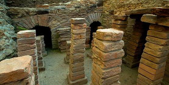 Image of the interior of the thermal baths of Santa Eulalia de Valdunu in the council of Las Regueras.