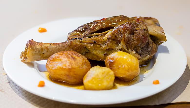 Image of cabritu with patatinos