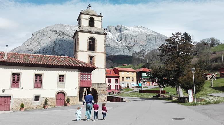 Image of the Collegiate Church of San Pedro de Teverga