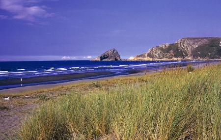 Island of La Deva and Playón de Bayas