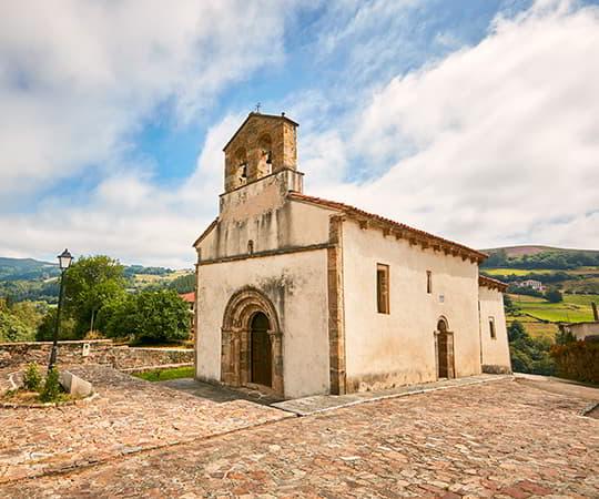 Image of the church of Santa María de Celón in the municipality of Allande.