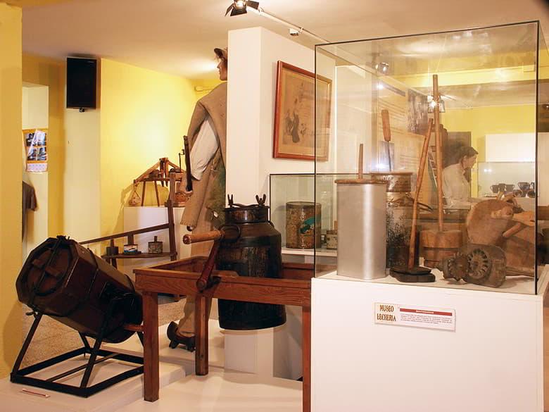 Image of the interior of the Ethnographic Museum of the Llechería (Morcín)