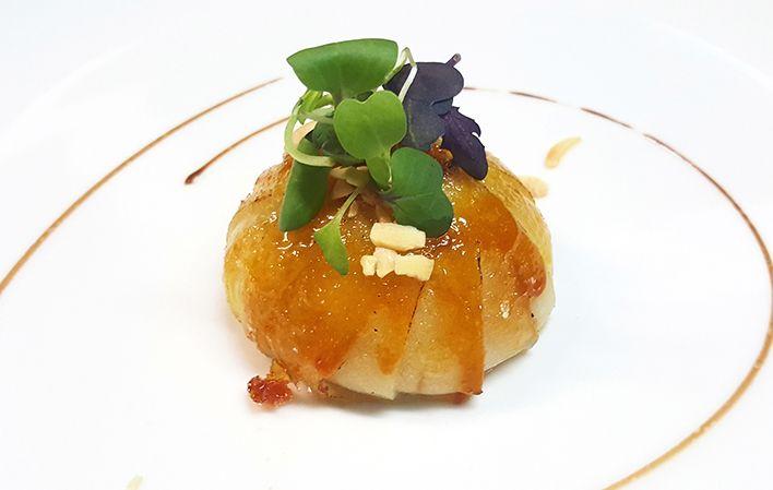 Go to Image Apple stuffed with mi-cuit of duck