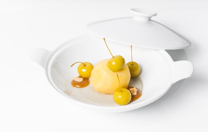 Go to Image Low-temperature baked apple with Calvados