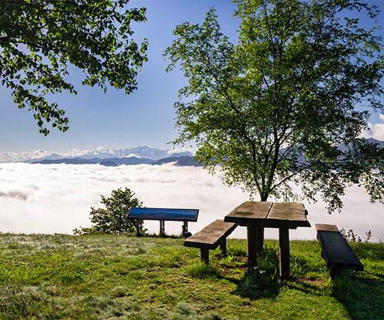 Panoramic image of the Picos de Europa from the recreational area of Monte Cayón in the council of Piloña.