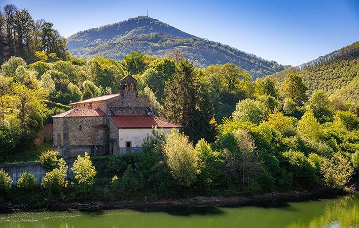 Go to Image Collegiate Church of Santa María la Real de Tanes