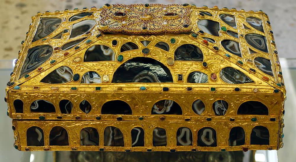 Agate Box in the Holy Chamber